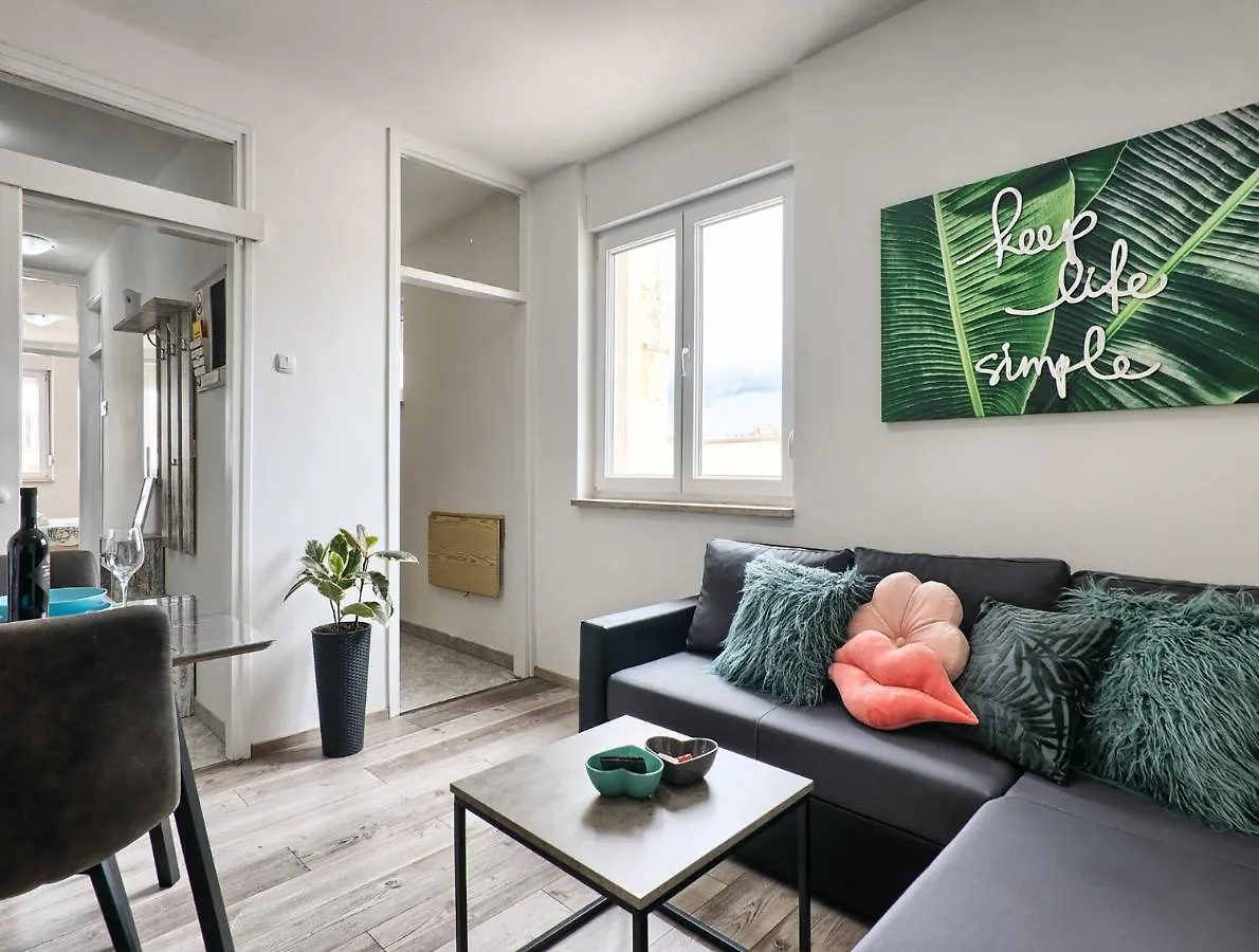 Apartment Joelle 0*, Pula